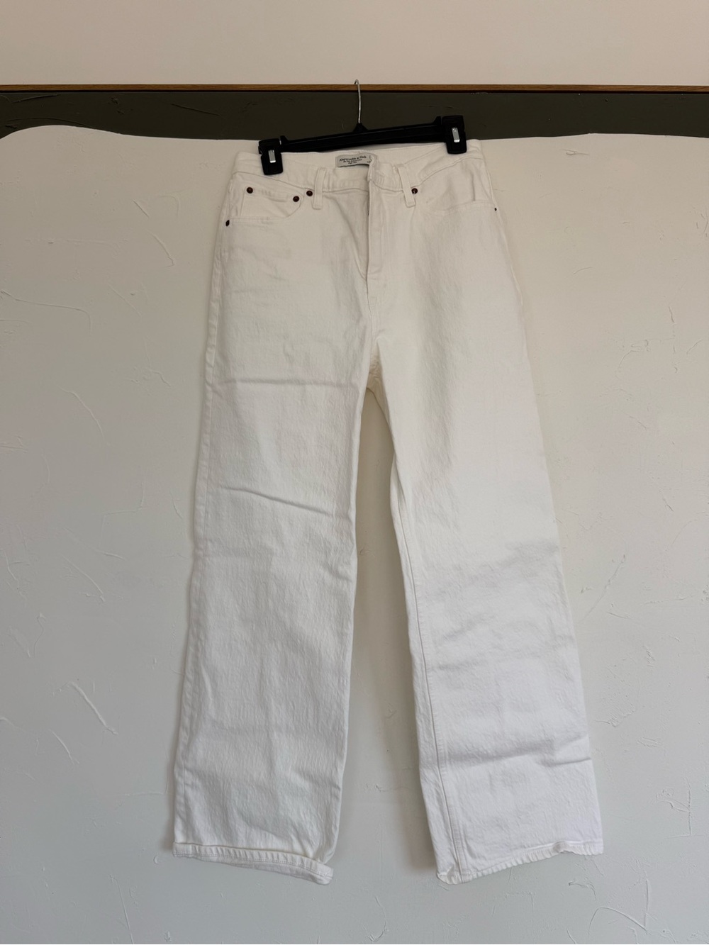 Abercrombie & Fitch 90’s Relaxed High Rise White Wide-Leg Women’s Jeans